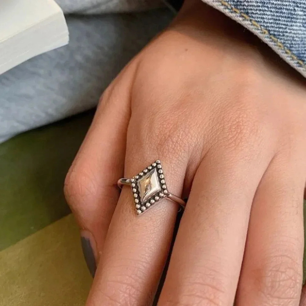 Minimalist 925 Sterling Silver Diamond Shaped Geometric Ring